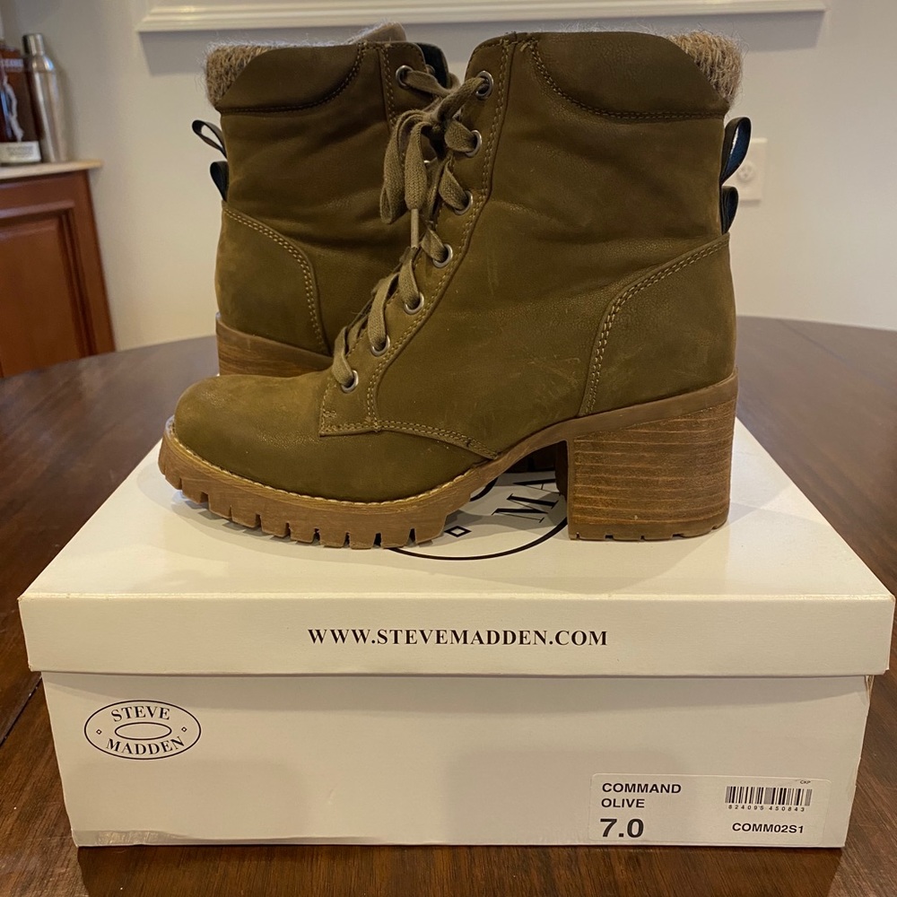 STEVE MADDEN olive green suede COMMAND boot